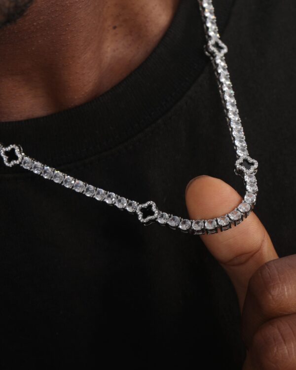 BLACK CLOVER TENNIS NECKLACE - Image 2