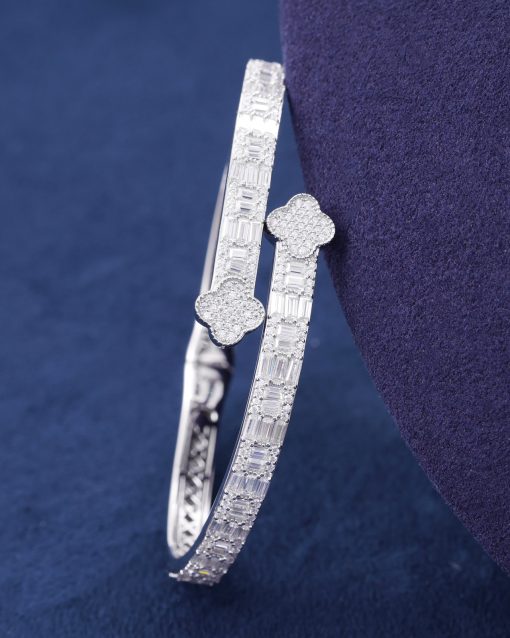 CLOVER BANGLE - Image 4