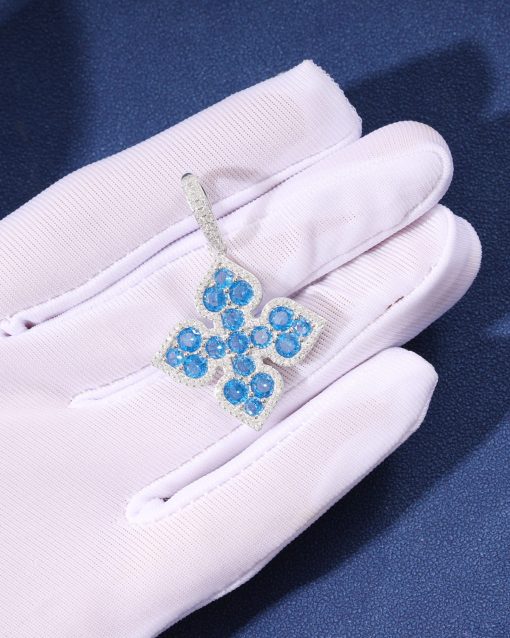 FOUR LEAF CLOVER PENDANT - Image 3